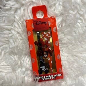 Disney Mickey Mouse and Minnie Mouse Tweezers Gift Set